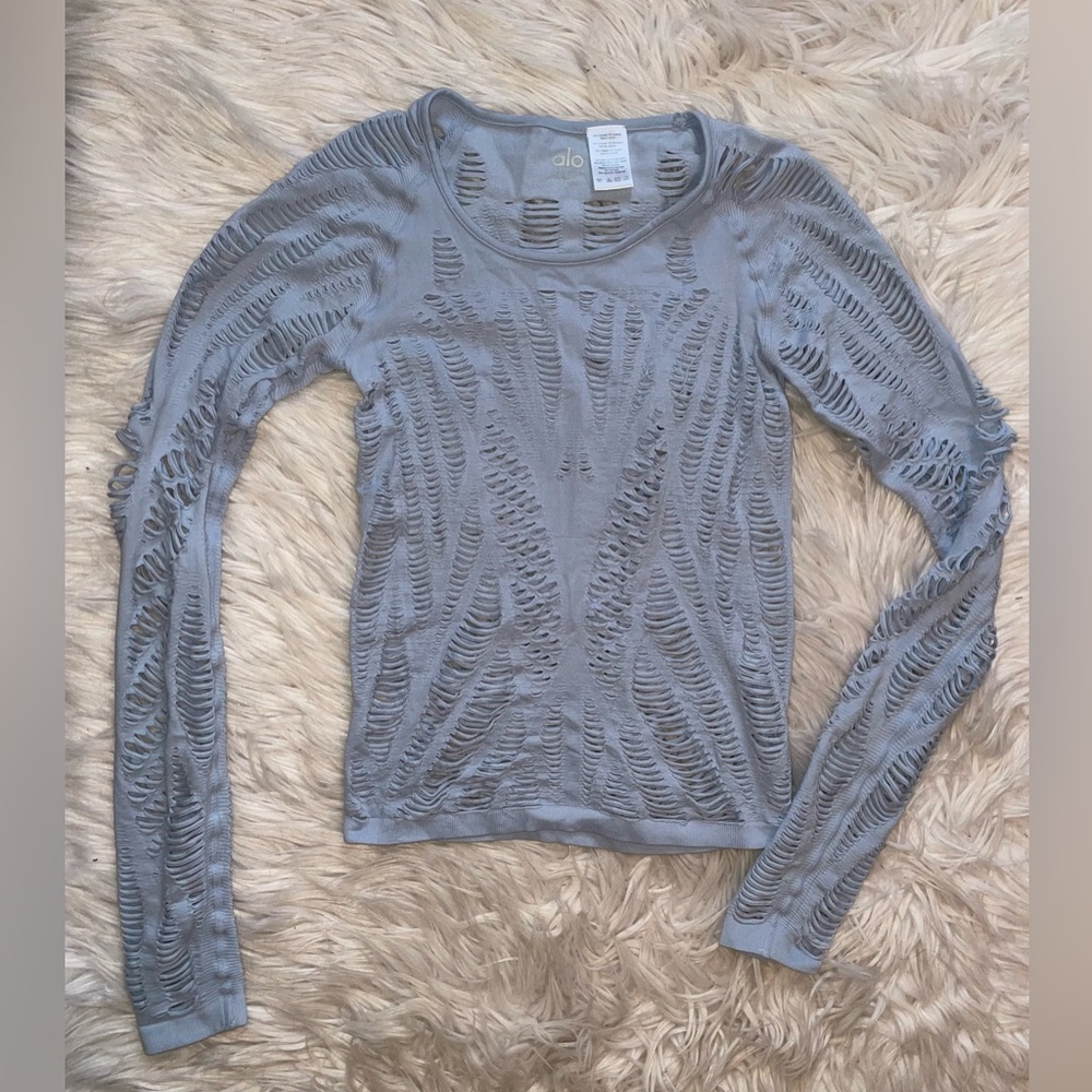 ALO Yoga wanderer baby blue destroyed long sleeve top women’s S small geo cut ou